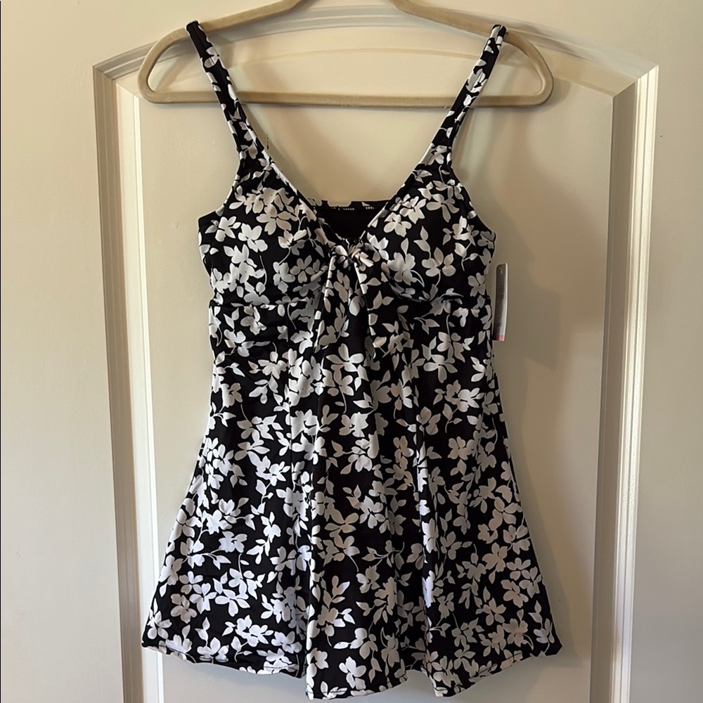 Croft & Barrow Black and White Floral One Piece Swimsuit